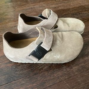 EUC Birkenstock Taupe Suede Leather London size 40